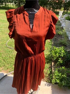 Versona Rust Red/ Burnt Orange Pleated Short Sleeve Knee Length Dress.